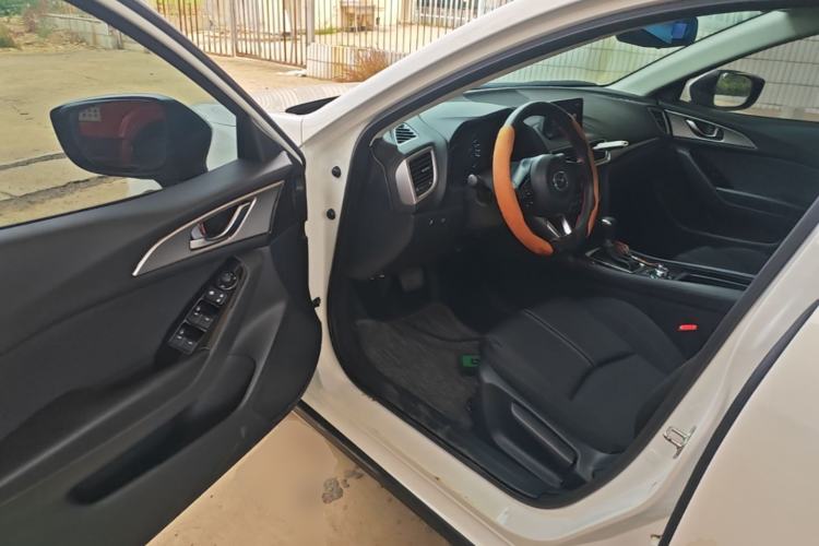 Used Mazda 3 Axela 2017 Sedan 1.5L Automatic Luxury Model Emission Standard China V Driver Seat