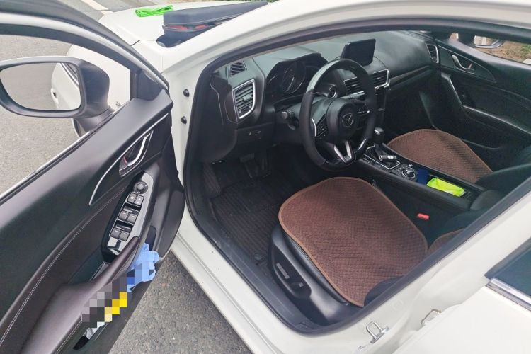 Used Mazda 3 Axela 2017 Hatchback 2.0L Automatic Sport Model China V Emission Standard Driver Seat