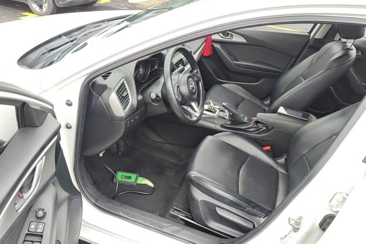 Used Mazda 3 Axela 2017 Sedan 1.5L Automatic Comfort Model Emission Standard China V Driver Seat