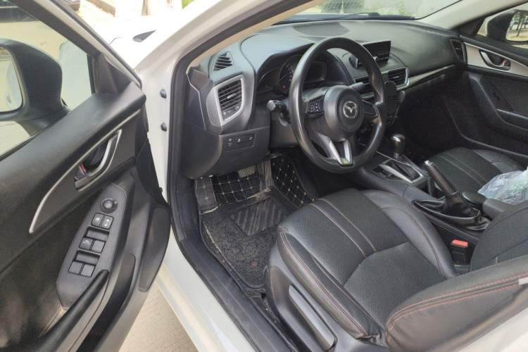Used Mazda 3 Axela 2017 Sedan 1.5L Automatic Comfort Model Emission Standard China V Driver Seat