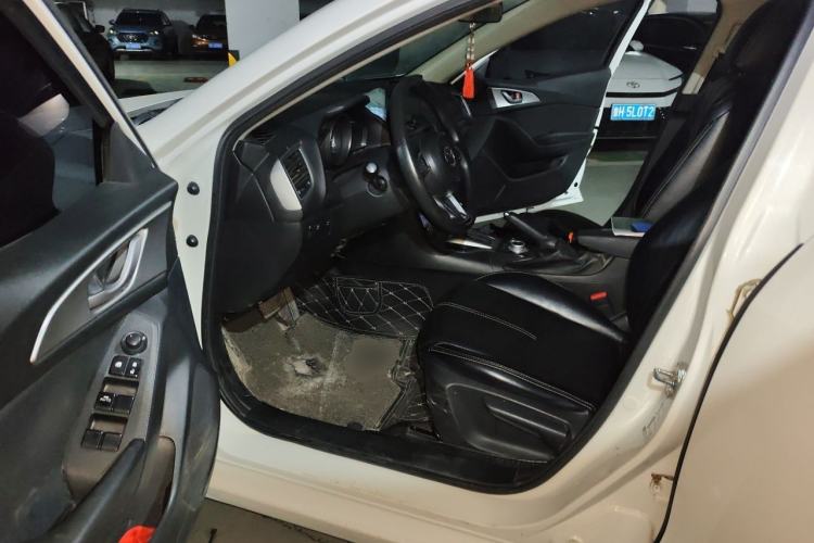 Used Mazda 3 Axela 2017 Sedan 1.5L Automatic Comfort Model Emission Standard China V Driver Seat