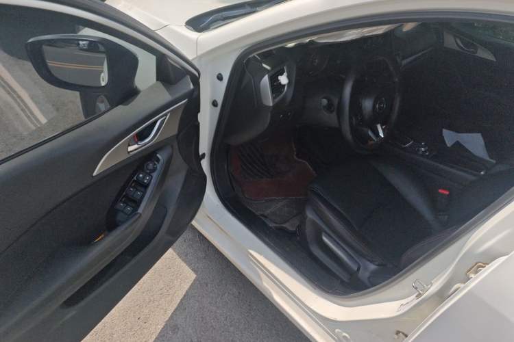 Used Mazda 3 Axela 2017 Sedan 1.5L Automatic Comfort Model China VI Standard Driver Seat