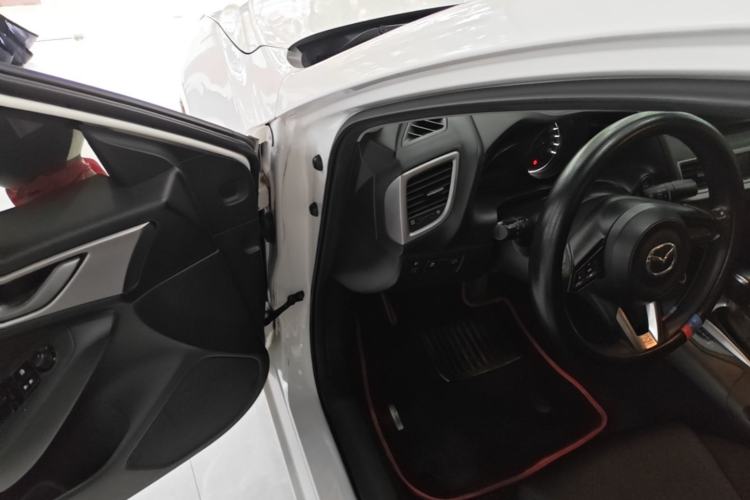 Used Mazda 3 Axela 2017 Sedan 1.5L Automatic Comfort Model Emission Standard China V Driver Seat