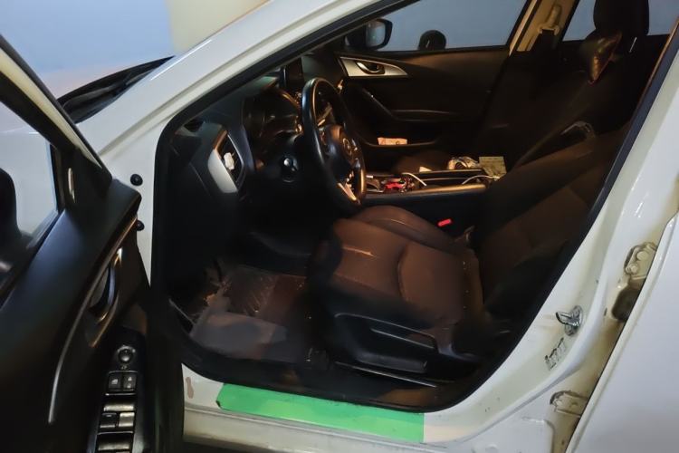Used Mazda 3 Axela 2017 Sedan 1.5L Automatic Luxury Model China VI Standard Driver Seat