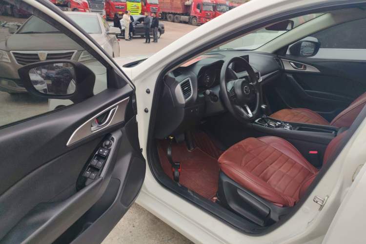 Used Mazda 3 Axela 2017 Sedan 1.5L Automatic Luxury Model Emission Standard China V Driver Seat