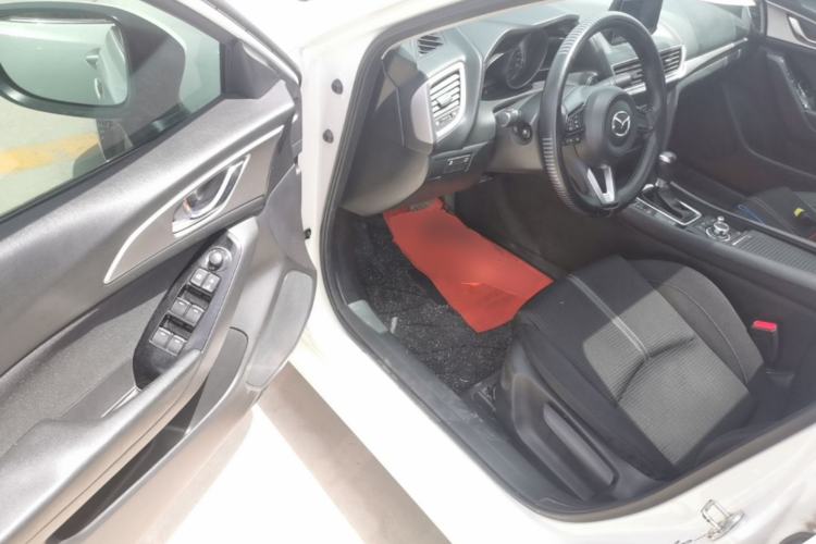 Used Mazda 3 Axela 2017 Sedan 1.5L Automatic Luxury Model Emission Standard China V Driver Seat