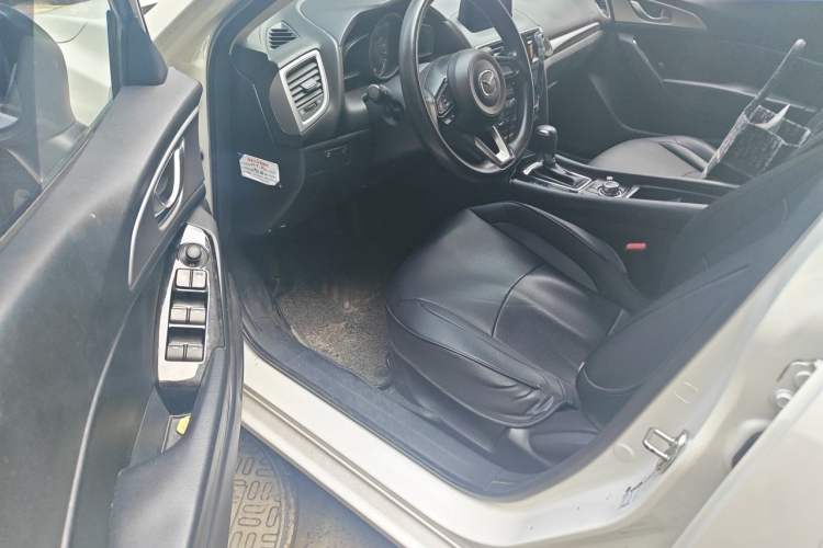 Used Mazda 3 Axela 2017 Sedan 1.5L Automatic Luxury Model Emission Standard China V Driver Seat