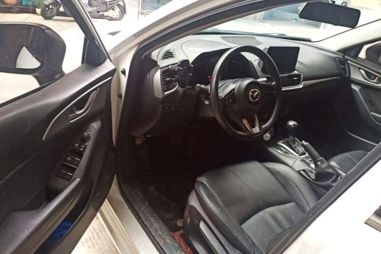 Used Mazda 3 Axela 2017 Sedan 1.5L Automatic Comfort Model Emission Standard China V Driver Seat