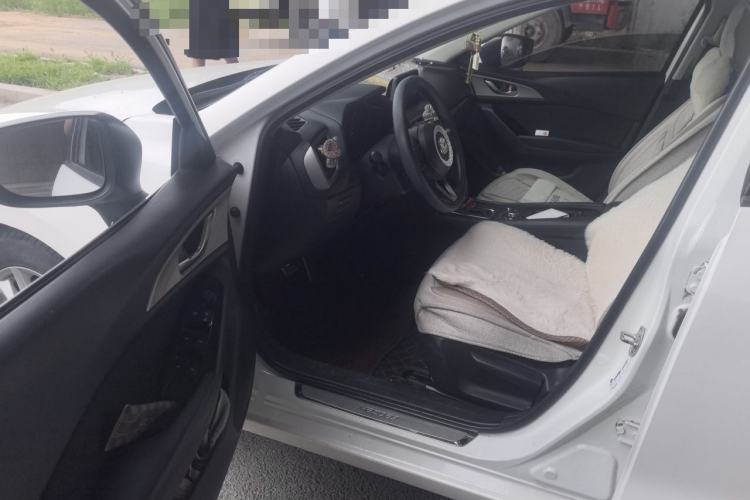 Used Mazda 3 Axela 2017 Hatchback 1.5L Automatic Luxury Model Emission Standard China V Driver Seat