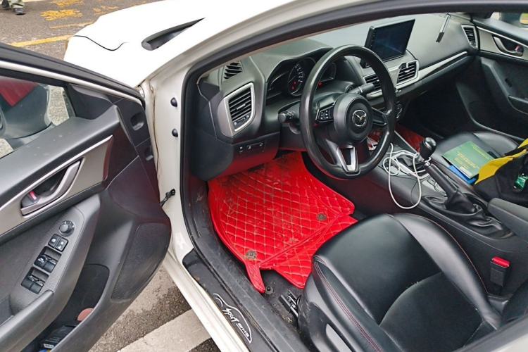 Used Mazda 3 Axela 2017 Sedan 1.5L Automatic Comfort Model Emission Standard China V Driver Seat