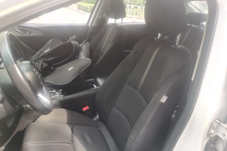 Used Mazda 3 Axela 2017 Sedan 1.5L Automatic Luxury Model China VI Standard Driver Seat