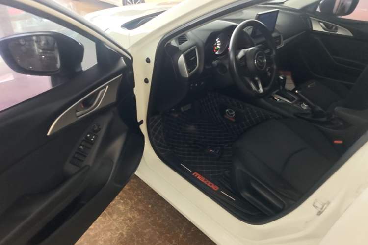 Used Mazda 3 Axela 2017 Sedan 1.5L Automatic Comfort Model Emission Standard China V Driver Seat