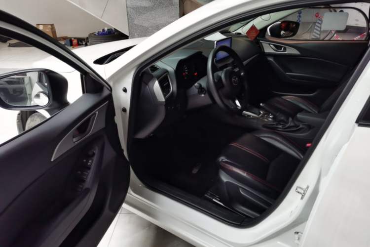 Used Mazda 3 Axela 2017 Sedan 1.5L Automatic Comfort Model Emission Standard China V Driver Seat