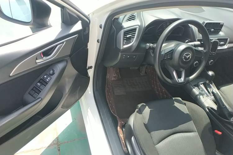 Used Mazda 3 Axela 2017 Sedan 1.5L Automatic Comfort Model Emission Standard China V Driver Seat
