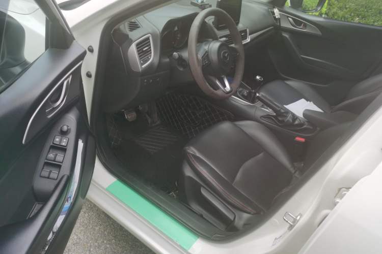 Used Mazda 3 Axela 2017 Sedan 1.5L Manual Comfort Model Emission Standard China V Driver Seat