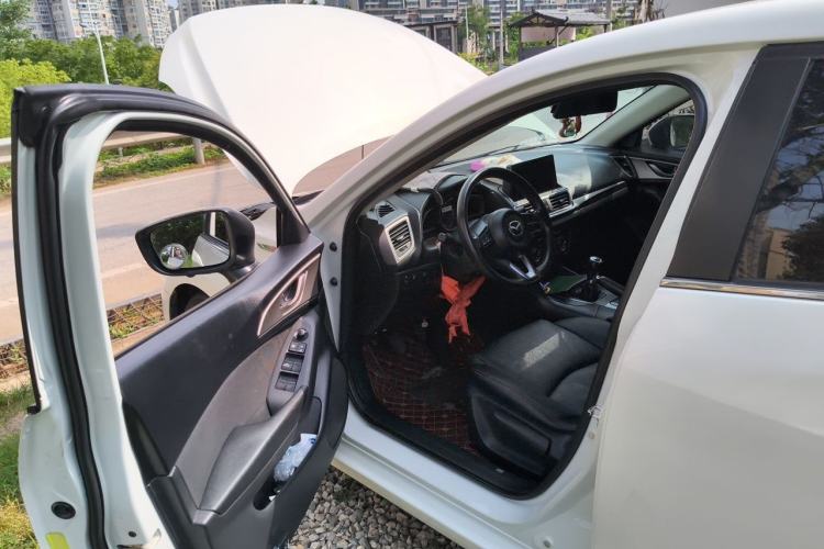 Used Mazda 3 Axela 2017 Sedan 1.5L Manual Comfort Model Emission Standard China V Driver Seat