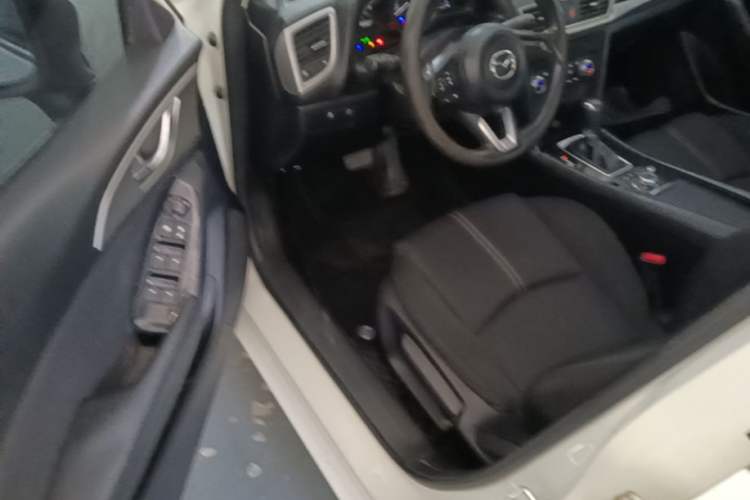 Used Mazda 3 Axela 2017 Sedan 1.5L Automatic Luxury Model Emission Standard China V Driver Seat