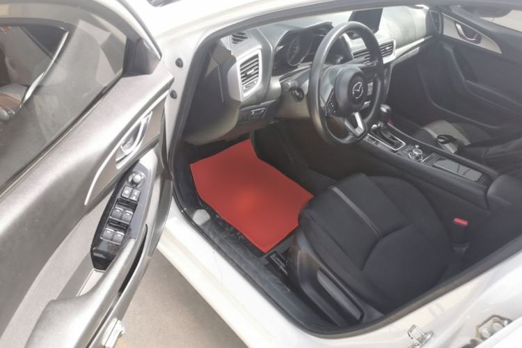 Used Mazda 3 Axela 2017 Sedan 1.5L Automatic Luxury Model Emission Standard China V Driver Seat