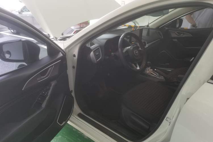 Used Mazda 3 Axela 2017 Sedan 1.5L Automatic Comfort Model Emission Standard China V Driver Seat