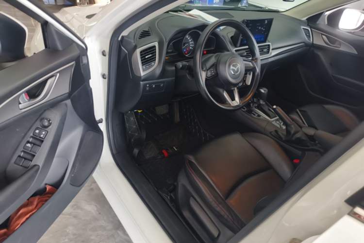Used Mazda 3 Axela 2017 Sedan 1.5L Automatic Comfort Model Emission Standard China V Driver Seat