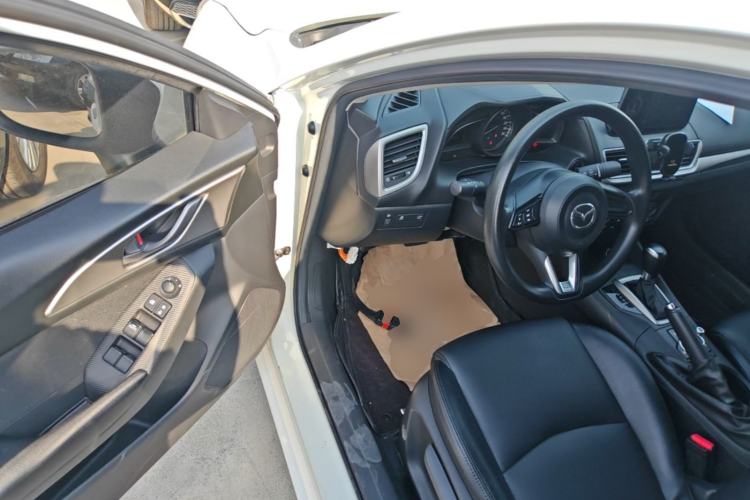 Used Mazda 3 Axela 2017 Sedan 1.5L Automatic Comfort Model Emission Standard China V Driver Seat