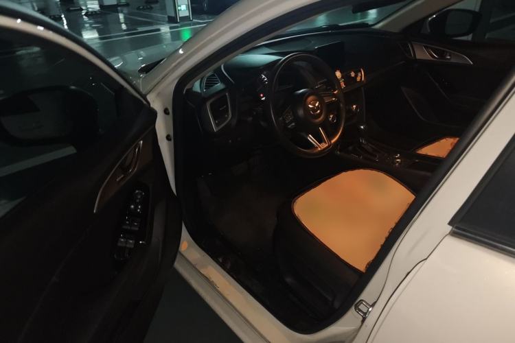Used Mazda 3 Axela 2017 Sedan 1.5L Automatic Luxury Model Emission Standard China V Driver Seat