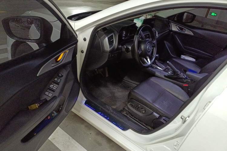Used Mazda 3 Axela 2017 Sedan 1.5L Automatic Comfort Model Emission Standard China V Driver Seat