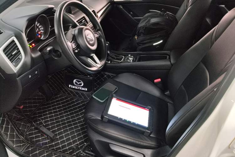Used Mazda 3 Axela 2017 Sedan 1.5L Automatic Luxury Model Emission Standard China V Driver Seat