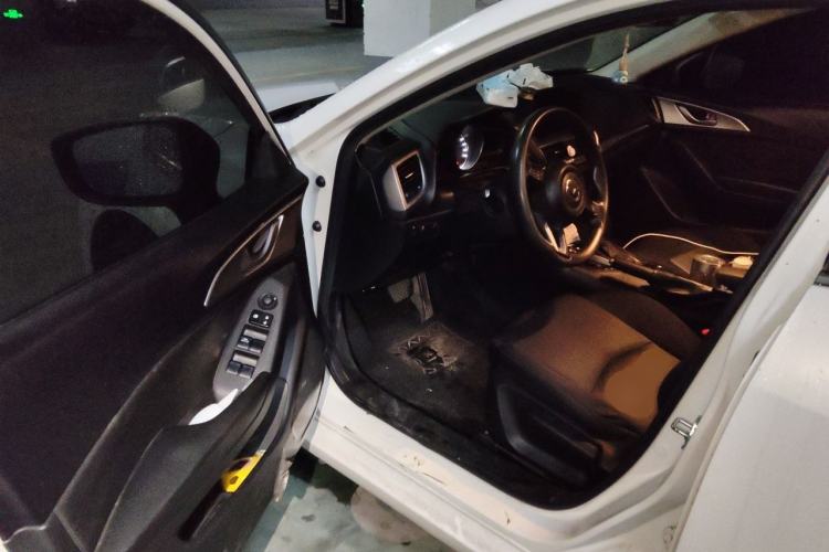 Used Mazda 3 Axela 2017 Hatchback 1.5L Automatic Comfort Model China VI Standard Driver Seat