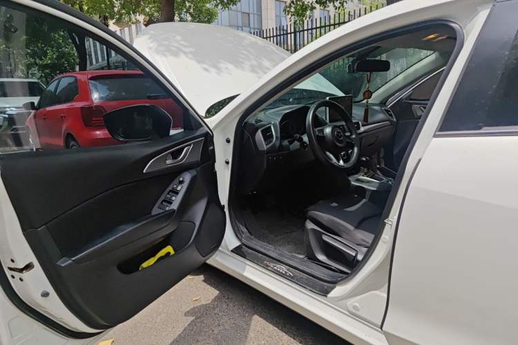 Used Mazda 3 Axela 2017 Sedan 1.5L Automatic Comfort Model Emission Standard China V Driver Seat