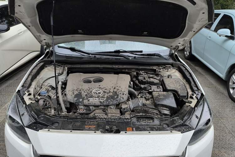 Used Mazda 3 Axela 2017 Hatchback 2.0L Automatic Luxury Model Emission Standard China V Engine Bay