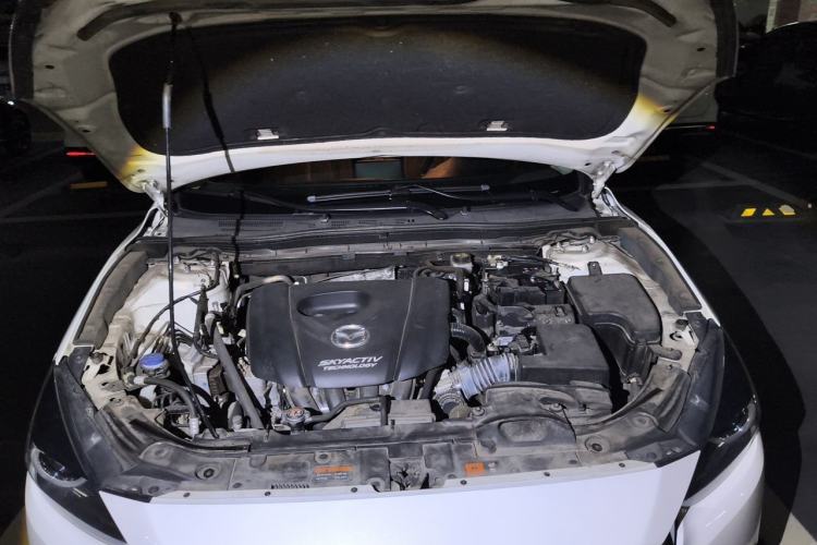 Used Mazda 3 Axela 2017 Hatchback 1.5L Automatic Luxury Model Emission Standard China V Engine Bay