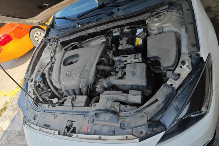 Used Mazda 3 Axela 2017 Sedan 1.5L Automatic Luxury Model China VI Standard Engine Bay