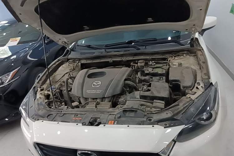 Used Mazda 3 Axela 2017 Sedan 1.5L Automatic Luxury Model Emission Standard China V Engine Bay