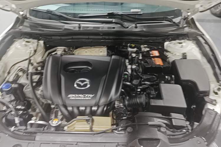 Used Mazda 3 Axela 2017 Sedan 1.5L Automatic Luxury Model Emission Standard China V Engine Bay