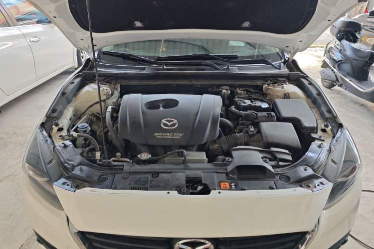 Used Mazda 3 Axela 2017 Sedan 2.0L Automatic Flagship Model China V Standard Engine Bay
