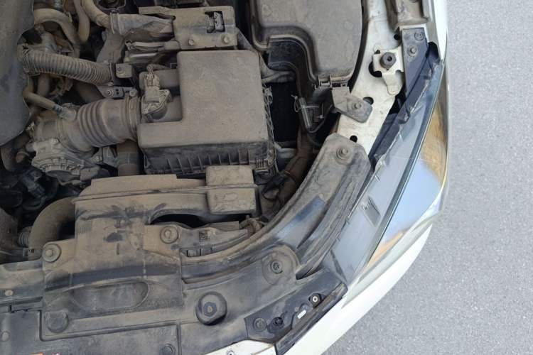 Used Mazda 3 Axela 2017 Sedan 1.5L Manual Comfort Model China VI Standard Engine Bay Left