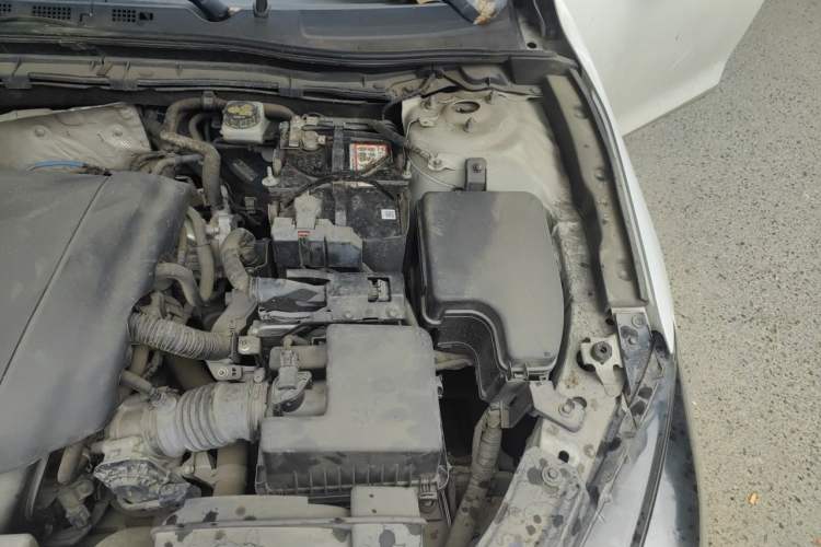 Used Mazda 3 Axela 2017 Sedan 1.5L Automatic Luxury Model Emission Standard China V Engine Bay Left