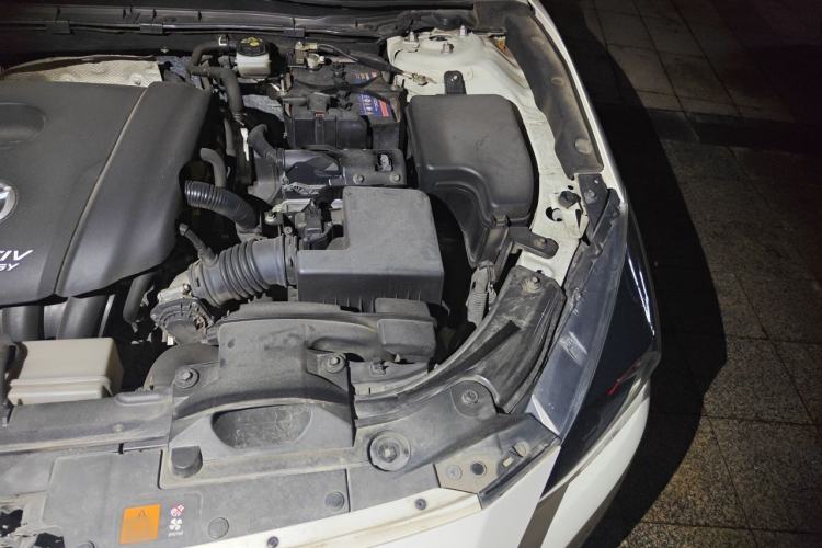 Used Mazda 3 Axela 2017 Sedan 1.5L Automatic Luxury Model Emission Standard China V Engine Bay Left