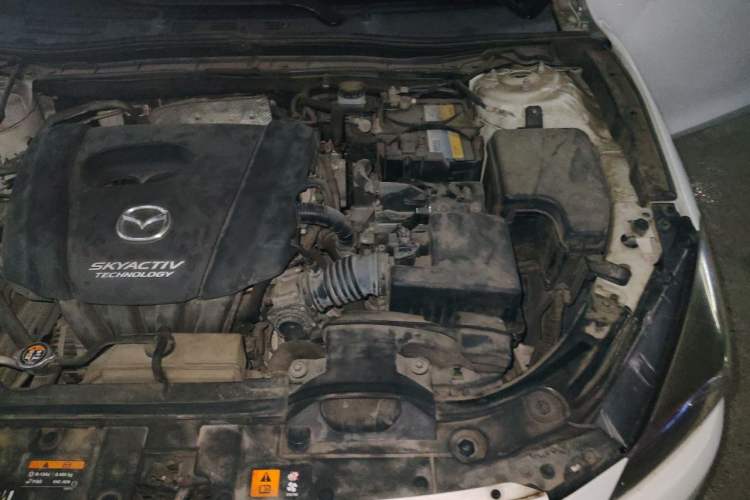 Used Mazda 3 Axela 2017 Sedan 1.5L Manual Luxury Model Emission Standard China V Engine Bay Left
