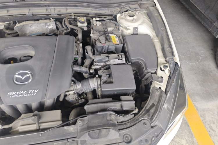 Used Mazda 3 Axela 2017 Hatchback 1.5L Automatic Luxury Model Emission Standard China V Engine Bay Left