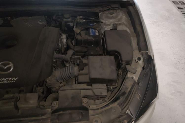 Used Mazda 3 Axela 2017 Sedan 2.0L Automatic Flagship Model China V Standard Engine Bay Left