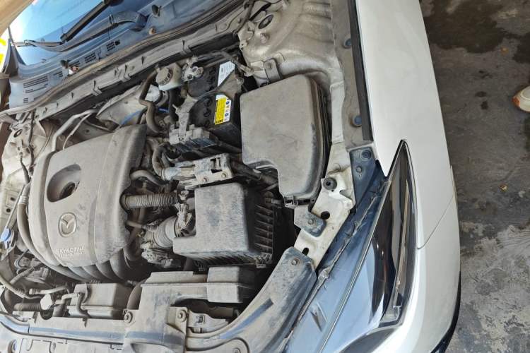 Used Mazda 3 Axela 2017 Sedan 1.5L Automatic Luxury Model China VI Standard Engine Bay Left