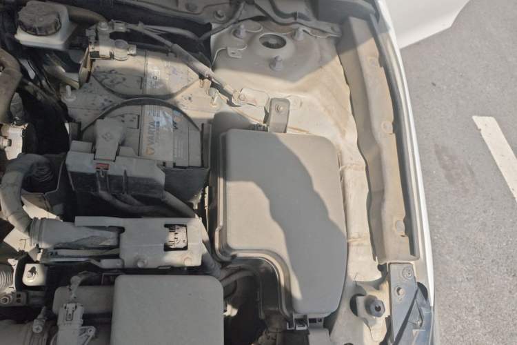 Used Mazda 3 Axela 2017 Sedan 1.5L Automatic Comfort Model China VI Standard Engine Bay Left
