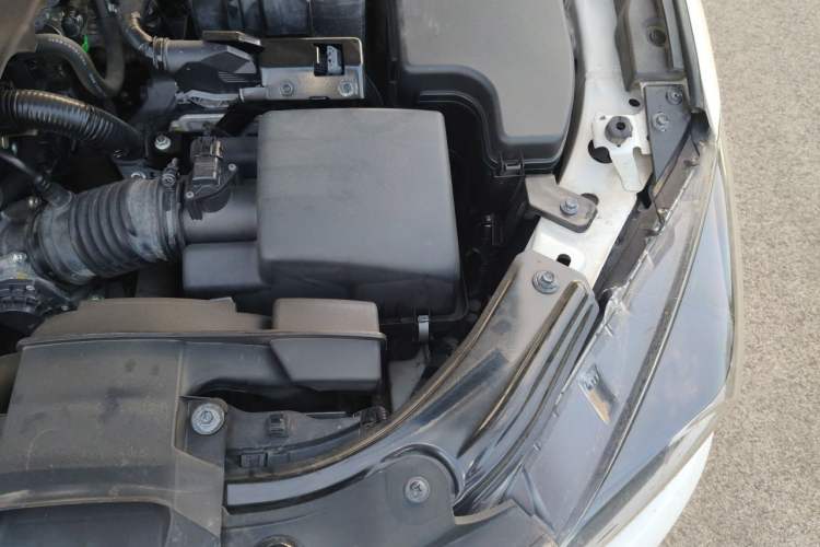 Used Mazda 3 Axela 2017 Sedan 2.0L Automatic Prestige Model China VI Standard Engine Bay Left