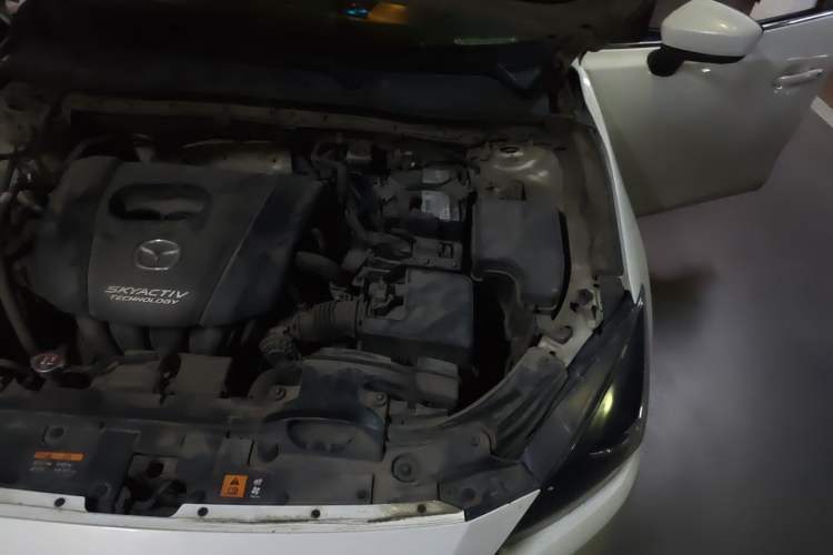 Used Mazda 3 Axela 2017 Sedan 1.5L Automatic Luxury Model China VI Standard Engine Bay Left
