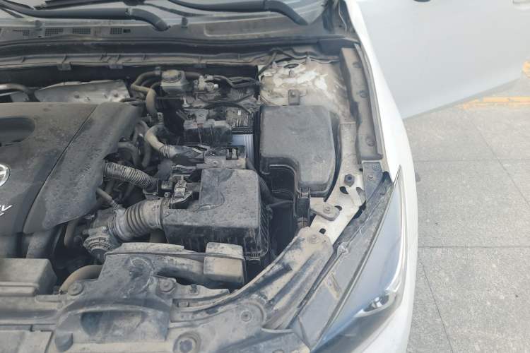 Used Mazda 3 Axela 2017 Sedan 1.5L Automatic Comfort Model Emission Standard China V Engine Bay Left