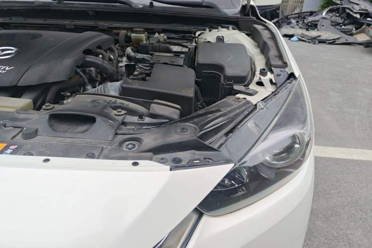 Used Mazda 3 Axela 2017 Sedan 1.5L Automatic Comfort Model Emission Standard China V Engine Bay Left