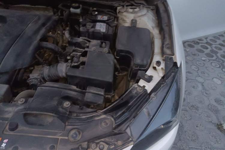 Used Mazda 3 Axela 2017 Sedan 1.5L Automatic Luxury Model Emission Standard China V Engine Bay Left
