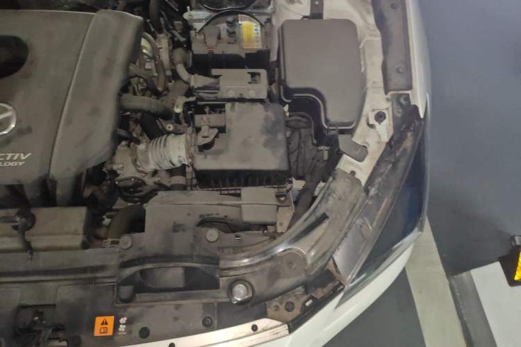 Used Mazda 3 Axela 2017 Sedan 1.5L Automatic Luxury Model China VI Standard Engine Bay Left